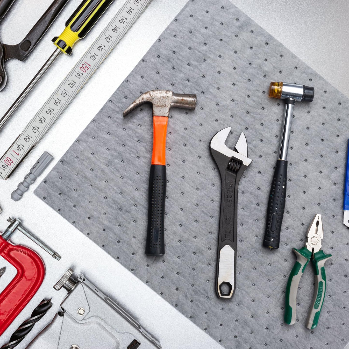 Spill Absorbent Pads 15" x 20" Heavyweight Oil Absorbing Mats,White Absorbing Heavy Weight Oil-Only Absorbent Mat Pad (30PCS)